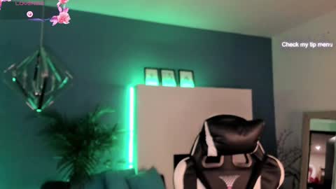 Snapshot of megan_inked_ chatting on November 1, 2025, 4:14 am online show from November 1, 2025, 4:14 am