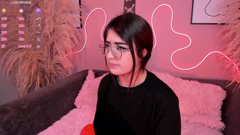     online show from December 2, 2024, 1:13 pm