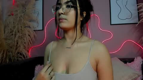     online show from December 3, 2024, 12:59 pm