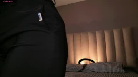     online show from November 11, 2025, 12:16 pm