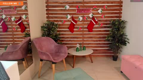 Snapshot of megan_raiin chatting on December 24, 2024, 5:27 am megan_raiin online show from December 24, 2024, 5:27 am