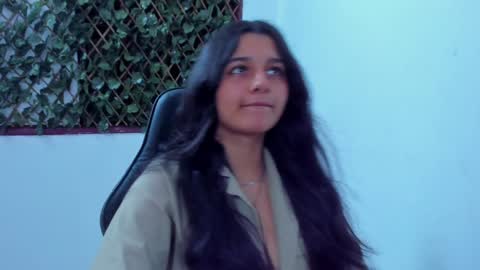 megan white 01  online show from December 5, 2024, 11:07 pm