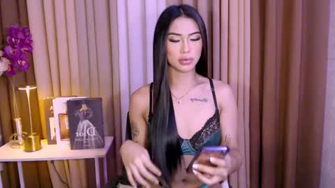 Megan online show from November 19, 2025, 8:03 am