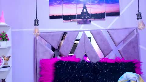 Megann Noa  online show from November 11, 2025, 7:25 pm