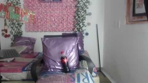 megannixx online show from January 1, 2025, 7:20 am