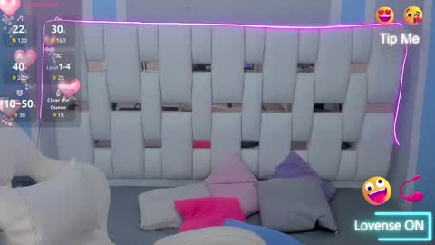 Megan Queen online show from November 3, 2025, 12:17 pm