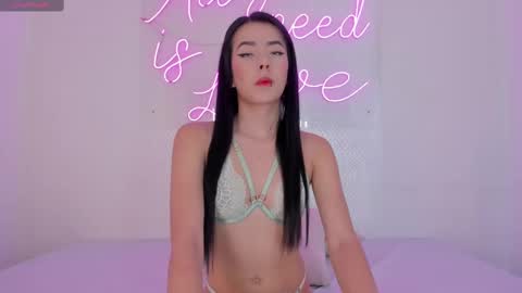 Snapshot of meganritz_ chatting on October 2, 2025, 3:57 am Meganritz online show from October 2, 2025, 3:57 am