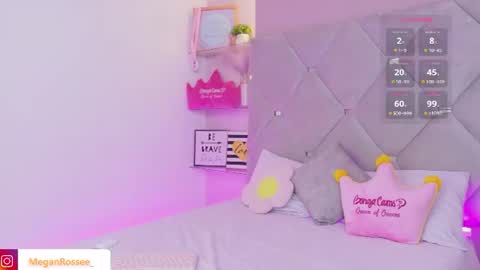 Snapshot of meganrosse__ chatting on July 2, 2026, 1:39 pm Megan online show from July 2, 2026, 1:39 pm