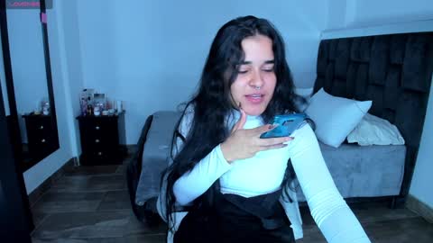 Megan Xue online show from February 5, 2025, 10:44 pm