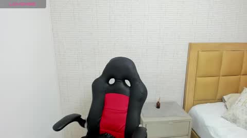 M E G A N  online show from October 4, 2025, 12:25 pm