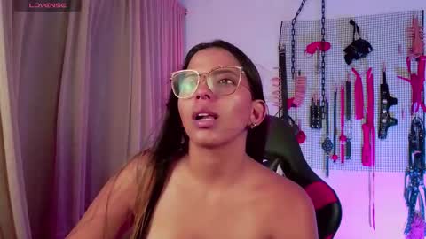 Snapshot of meggan_greey chatting on October 18, 2025, 10:21 pm Your best slave  online show from October 18, 2025, 10:21 pm