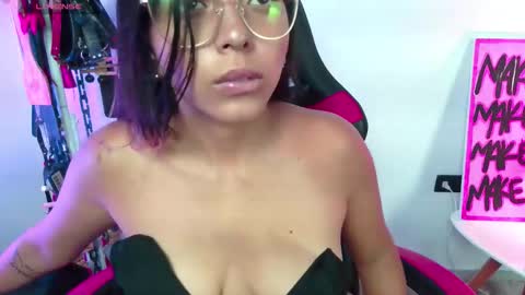 Your best slave  online show from November 14, 2025, 4:38 pm