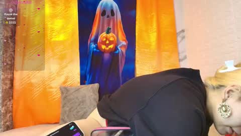 Snapshot of megganfoxy chatting on October 20, 2025, 2:01 am megganfoxy online show from October 20, 2025, 2:01 am