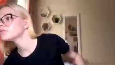 Snapshot of megganskurski chatting on April 10, 2026, 1:16 pm Mia online show from April 10, 2026, 1:16 pm