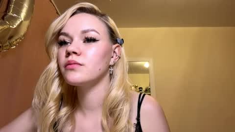 Snapshot of megganskurski chatting on May 23, 2026, 8:35 pm Mia online show from May 23, 2026, 8:35 pm