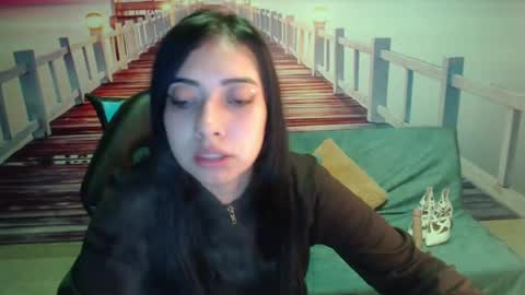 Megan Rossi online show from March 12, 2025, 5:17 pm