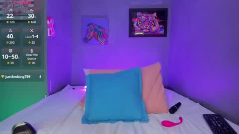 Snapshot of meghanmaslow chatting on July 15, 2026, 5:29 pm Julieta online show from July 15, 2026, 5:29 pm