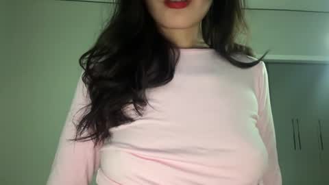 Snapshot of mei_fei_wan chatting on July 24, 2026, 3:32 pm Mei online show from July 24, 2026, 3:32 pm