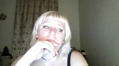 Snapshot of meilomawesa chatting on September 24, 2025, 6:33 pm MeilomaWesa online show from September 24, 2025, 6:33 pm