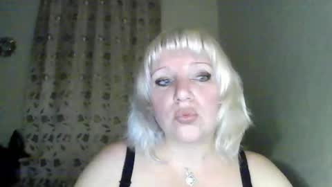 Snapshot of meilomawesa chatting on October 19, 2025, 9:15 pm MeilomaWesa online show from October 19, 2025, 9:15 pm