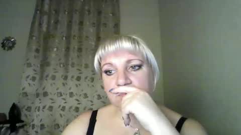 Snapshot of meilomawesa chatting on October 22, 2025, 9:36 pm MeilomaWesa online show from October 22, 2025, 9:36 pm