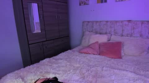 Snapshot of meily_oficial chatting on November 7, 2025, 11:27 pm IG soymeily oficial online show from November 7, 2025, 11:27 pm