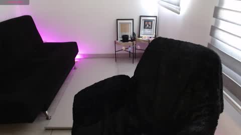Snapshot of meko_hzu chatting on April 6, 2026, 10:00 pm WETWATERMELL online show from April 6, 2026, 10:00 pm