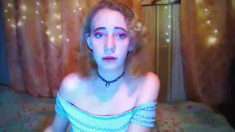 Snapshot of mel_mellie chatting on December 8, 2024, 5:11 pm Mel Mellie online show from December 8, 2024, 5:11 pm