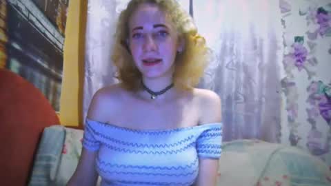 Snapshot of mel_mellie chatting on December 14, 2024, 5:03 pm Mel Mellie online show from December 14, 2024, 5:03 pm
