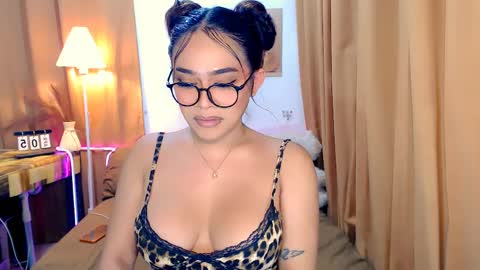 mel_rai14 online show from April 5, 2026, 2:25 pm
