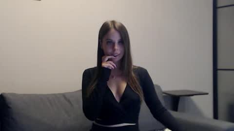 meladams online show from September 20, 2025, 8:21 pm