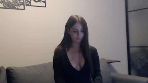 meladams online show from November 20, 2025, 7:46 pm