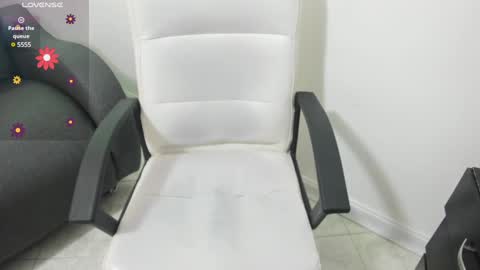 melan_owen online show from December 7, 2024, 10:56 am