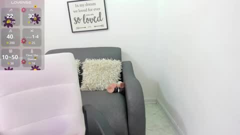 melan_owen online show from December 13, 2024, 11:02 am