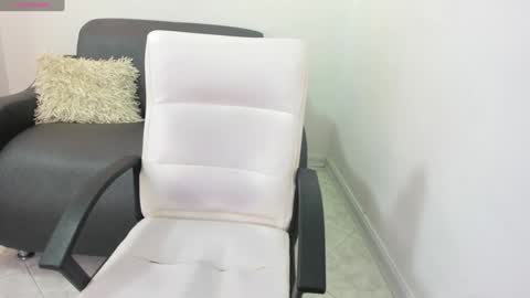 melan_owen online show from December 17, 2024, 10:55 am
