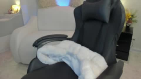 melan_owen online show from May 7, 2026, 11:04 am