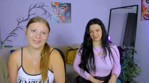 Snapshot of melani_bumm chatting on September 10, 2025, 5:51 am melani_bumm online show from September 10, 2025, 5:51 am