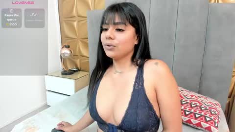 Snapshot of melani_dream chatting on February 17, 2025, 1:42 pm Melani online show from February 17, 2025, 1:42 pm