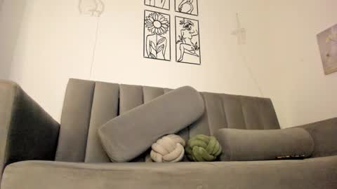 Snapshot of melani_greyy chatting on December 17, 2024, 12:12 am melani greyy online show from December 17, 2024, 12:12 am