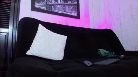 Snapshot of melani_greyy chatting on March 4, 2025, 11:43 pm melani greyy online show from March 4, 2025, 11:43 pm