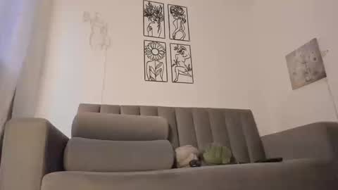 Snapshot of melani_greyy chatting on September 24, 2025, 10:46 pm melani greyy online show from September 24, 2025, 10:46 pm