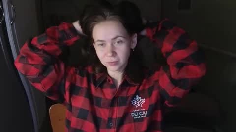 Snapshot of melania____ chatting on November 22, 2025, 7:35 pm Mila online show from November 22, 2025, 7:35 pm