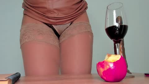 Snapshot of melania_browis chatting on January 17, 2025, 3:11 pm Melania online show from January 17, 2025, 3:11 pm