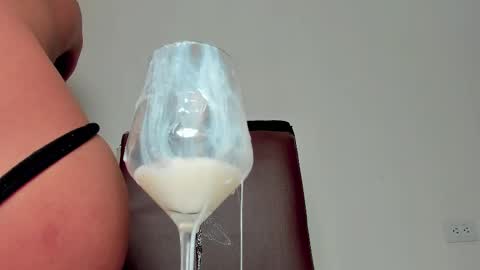 Snapshot of melania_browis chatting on October 10, 2025, 5:23 pm Melania online show from October 10, 2025, 5:23 pm