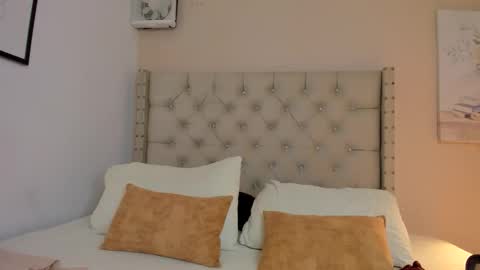 melania_xtreme online show from May 7, 2026, 1:33 am