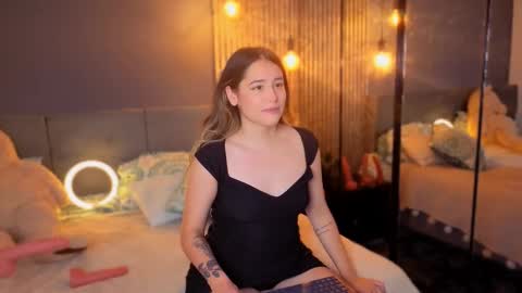 Snapshot of melanie__5 chatting on October 15, 2025, 9:48 pm Melanie Baez online show from October 15, 2025, 9:48 pm