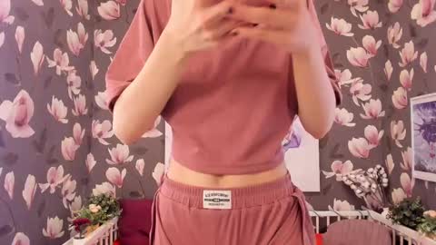 Snapshot of melanie_grant chatting on February 19, 2025, 3:38 pm Melanie online show from February 19, 2025, 3:38 pm