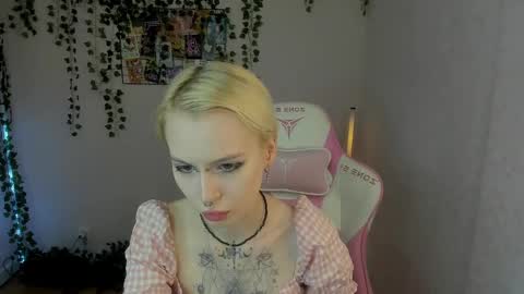 melanie_mason online show from February 28, 2025, 8:09 am