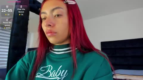 Melanie roux  online show from February 16, 2026, 12:12 pm