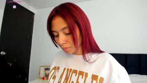 Melanie roux  online show from May 12, 2026, 12:24 pm